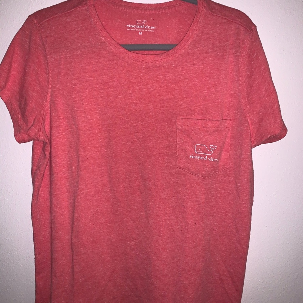vineyard vines t shirt